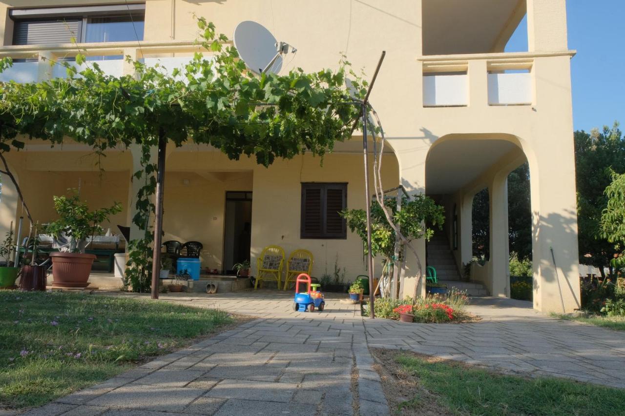 נין Apartmani Bosiljka מראה חיצוני תמונה