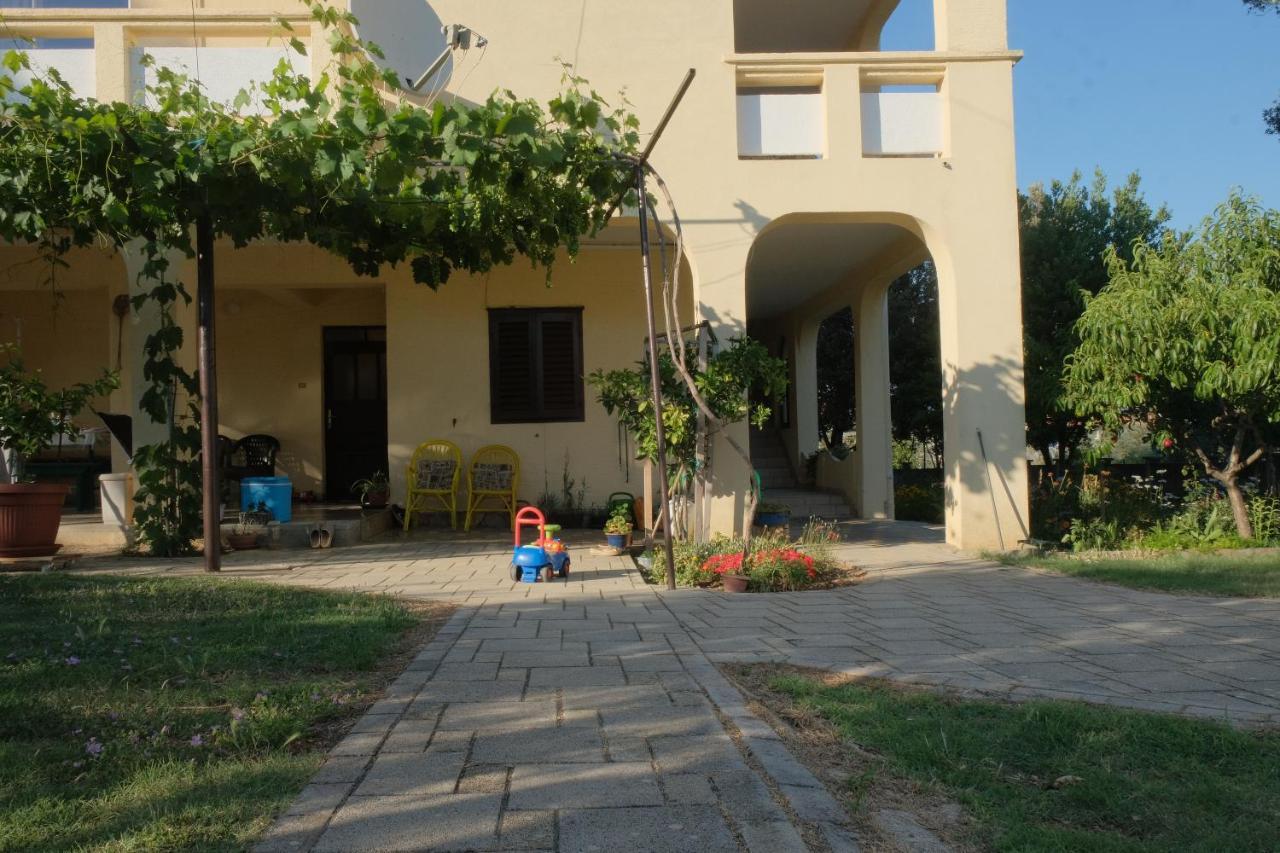 נין Apartmani Bosiljka מראה חיצוני תמונה