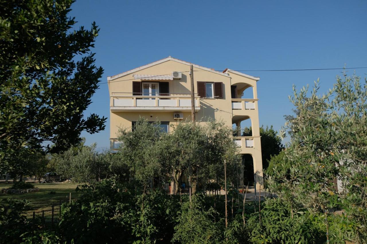 נין Apartmani Bosiljka מראה חיצוני תמונה