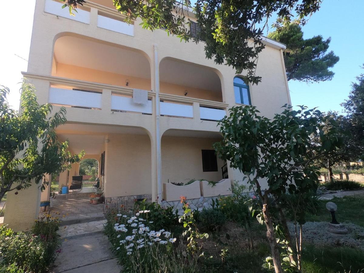 נין Apartmani Bosiljka מראה חיצוני תמונה